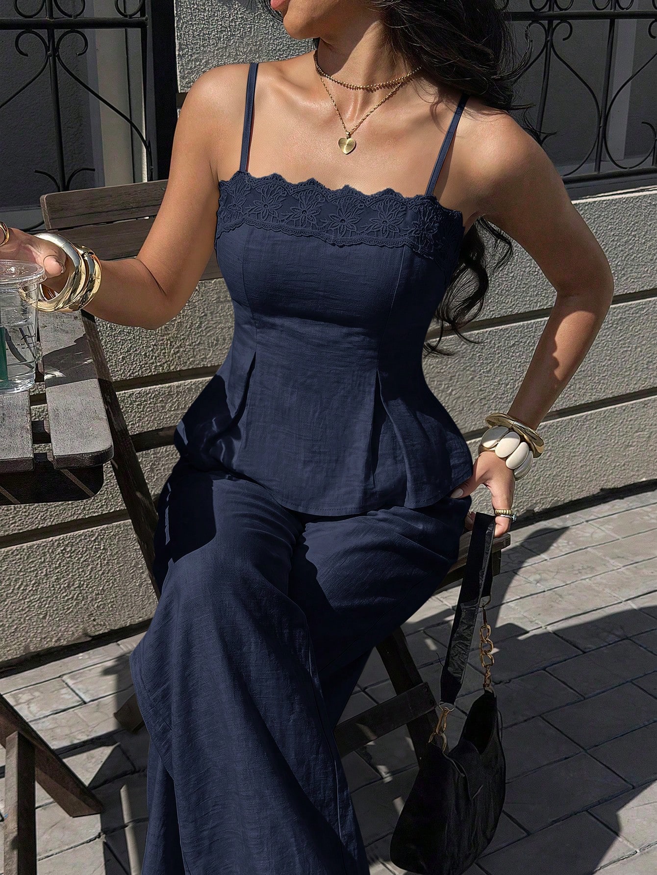 Conjunto feminino de 2 peças Siren Gaze com regata de renda e calça longa casual