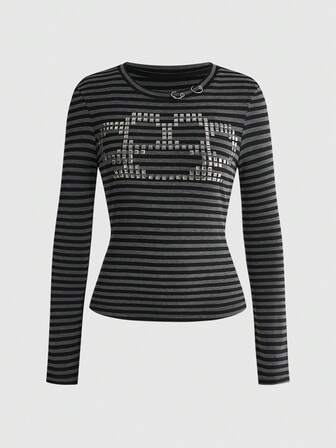 Grunge Punk Camiseta casual de mujer de manga larga, corte slim, cintura ceñida, de punto a rayas negras & grises con decoración de pata de gato en foil punk