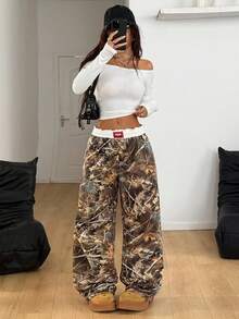 Coolane Pantalones casuales de pierna ancha con estampado de ramas de árbol de otoño - Verde militar - Ver 4