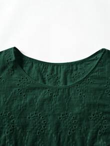 Rusticease 大尺碼女款森林綠棉質刺繡圓領短袖落肩寬鬆休閒上衣 2026秋季時尚 - 墨綠色 - 查看 3