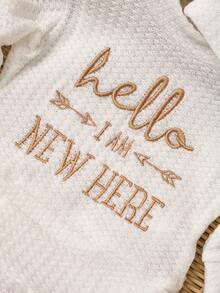 SHEIN HELLO 字母刺绣新生儿摄影服装 - 男婴/女婴上衣、裤子、帽子 3 件套，1 个月至 100 天大工作室摄影道具 - 白色 - 查看 6