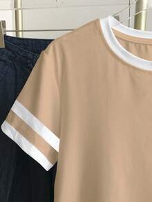 SHEIN Camiseta de manga corta con cuello redondo y bloques de color para mujer de talla grande - Caqui - Ver 4