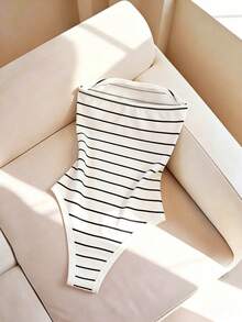 SHEIN Franclia Bodysuit Wanita Ukuran Plus Bergaris Tanpa Tali, Model Slim Fit Seksi, Modis - Putih - View 2