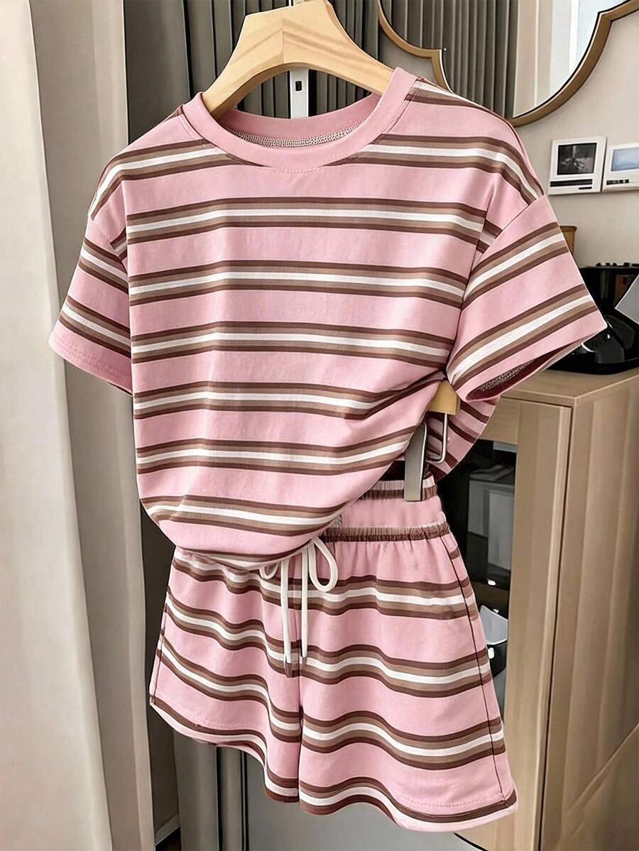 SHEIN LUNE 女款圓領落肩上衣與抽繩短褲休閒兩件套,女款夏季休閒套裝 - 彩色 - 查看 1