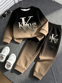3套隨機發送1套，男孩KING印花長袖圓領衛衣褲子套裝，春夏/秋冬新款設計酷帥時尚，百搭展現童趣活力，漸層紮染面料搭配獨家字母皇冠圖案，穿著帥氣，適合夏季/春季/秋季，適用於居家/外出/度假/禮物 - 彩色 - 查看 4