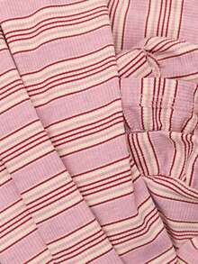 Nöista Top acanalado rosa y crema con dobladillo y puños con volantes. Estilo de otoño, vuelta a la escuela y casual. - Rosa - Ver 10