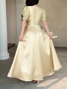 Feyla 女士方领花瓣袖褶皱花卉装饰优雅连衣裙 - 杏色 - 查看 3