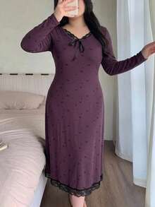 Dazy Plus 春夏蝴蝶結圖案滿版印花對比色蕾絲拼接收腰大碼女款優雅短袖睡裙 - 紫色 - 查看 4