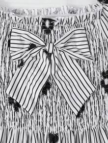 SHEIN 少女條紋花卉印花蝴蝶結裝飾洋裝 - 黑與白 - 查看 3