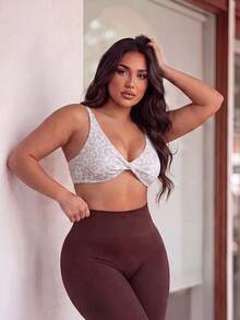 SHEIN Velisys Plus Size Leopard Print Halter Neck Criss Cross Back Sports Bra - Multicolor - View 3