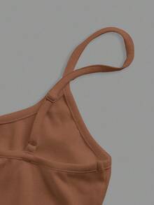 SHEIN BASICS 1件女款純色修身休閒細肩帶背心上衣 白色上衣 - 駝色 - 查看 7