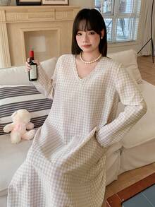 Dazy Plus Vestido de Casa Longo Solto com Decote em V Xadrez na Moda, Camisola para Primavera, Verão e Outono - Damasco - Visão 3