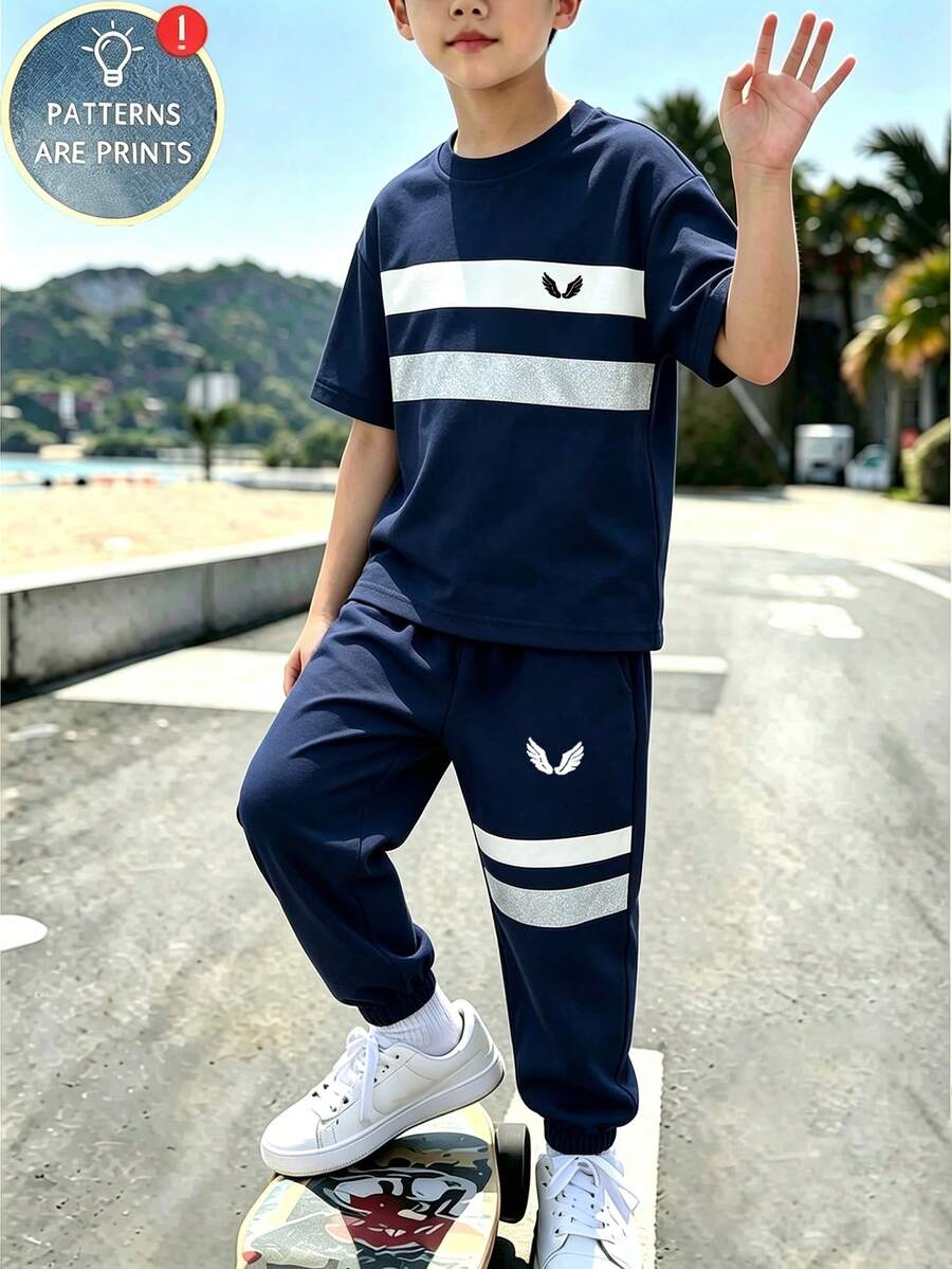 SHEIN 青少年男孩秋季套裝 海軍藍白色拼接條紋翅膀印花長袖上衣與長褲套裝 運動休閒版型 寬鬆錐形 2件式服飾 - 彩色 - 查看 1