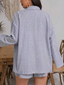 SHEIN Frenchy 大尺碼女款秋季返校條紋捲袖襯衫短褲套裝 - 藏蓝色 - 查看 2