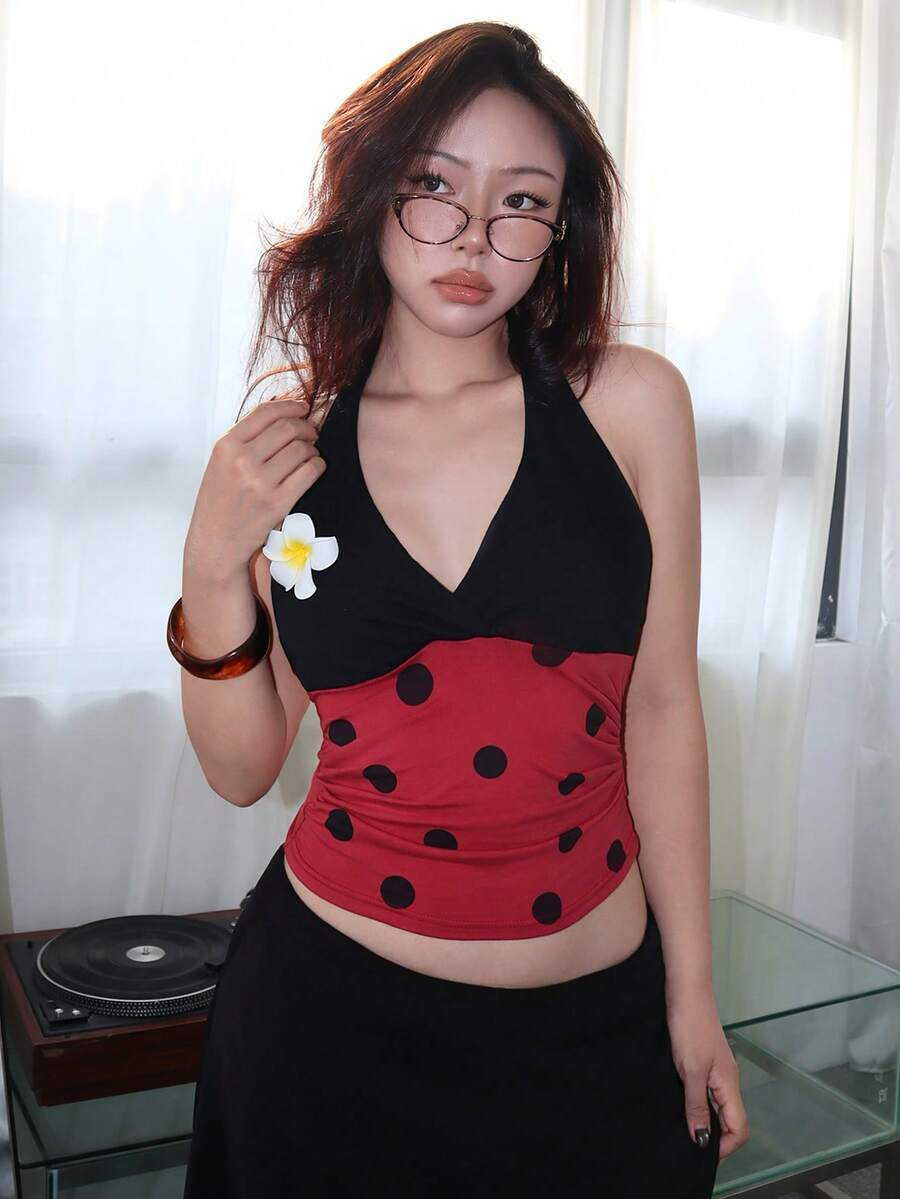 ROMWE Fairycore Tank Top Wanita Model Halter Neck dengan Motif Kumbang dan Bunga Daisy yang Lucu, Cocok untuk Cosplay - MultiWarna - View 1