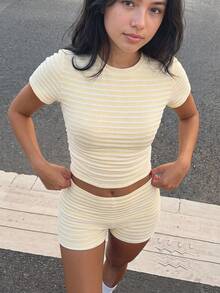 SHEIN 2件套少女休闲咖啡色褶皱圆领短袖修身针织上衣+短裤套装，适合居家、户外、旅行、机场、日常休闲穿着 - 黃色 - 查看 1