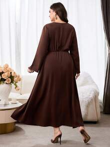 Veilorie Plus Size Metal Flower Decor Ruched Waist Long Sleeve Dress - Coffee Brown - View 2