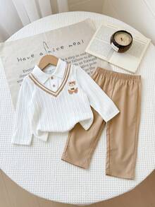 SHEIN Vintaside Kids 男嬰秋季 POLO 套裝，2 件套服裝，包含 2 合 1 領口長袖針織上衣與休閒長褲，熊刺繡對比色設計，簡約學院風，適合日常穿著、外出、學校活動與表演 - 白色 - 查看 5