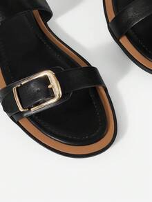 MOTF EUROPEAN STATION NEW FASHION BUCKLE FLAT BOTTOM ROUND TOE CASUAL VERSATILE COMFORTABLE LADIES SLIPPERS - Black - View 9