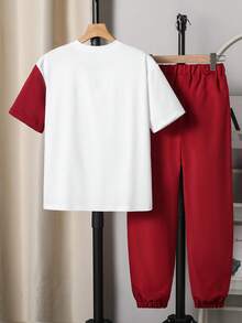 SHEIN Vacaura 2 件男童休闲时尚蓝灰白拼布 T 恤和长裤套装，适合日常穿着和户外活动，春夏季 - 酒紅色 - 查看 2
