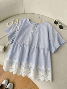 SHEIN EZwear 女款藍色圓領蘑菇鈕扣藍白條紋拼接白色蕾絲飾邊休閒優雅時尚襯衫 - 藍色 - 查看 1