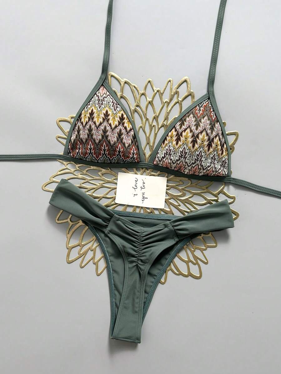 Swim Mod 夏季海灘女款兩件式泳衣套裝 特殊紋理布料 三角綁帶上衣與抓皺比基尼泳褲 - 墨綠色 - 查看 1