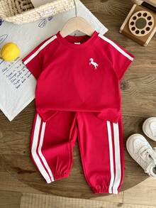 SHEIN 女嬰 2件/套 春季女童休閒運動日常風格 寬鬆刺繡裝飾套裝，短澎澎袖圓領上衣&條紋裝飾長褲 - 紅色 - 查看 7