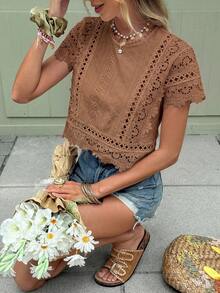 SHEIN Frenchy Kaos Kasual Liburan Warna Polos dengan Patchwork Renda - Coklat - View 6