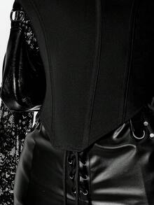 SHEIN ICON 女款大尺碼復古性感千禧風Y2K都市現代前衛大膽時尚個性蕾絲拼接鏤空黑色T恤 - 黑色 - 查看 6