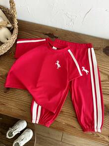 SHEIN 女嬰 2件/套 春季女童休閒運動日常風格 寬鬆刺繡裝飾套裝，短澎澎袖圓領上衣&條紋裝飾長褲 - 紅色 - 查看 8
