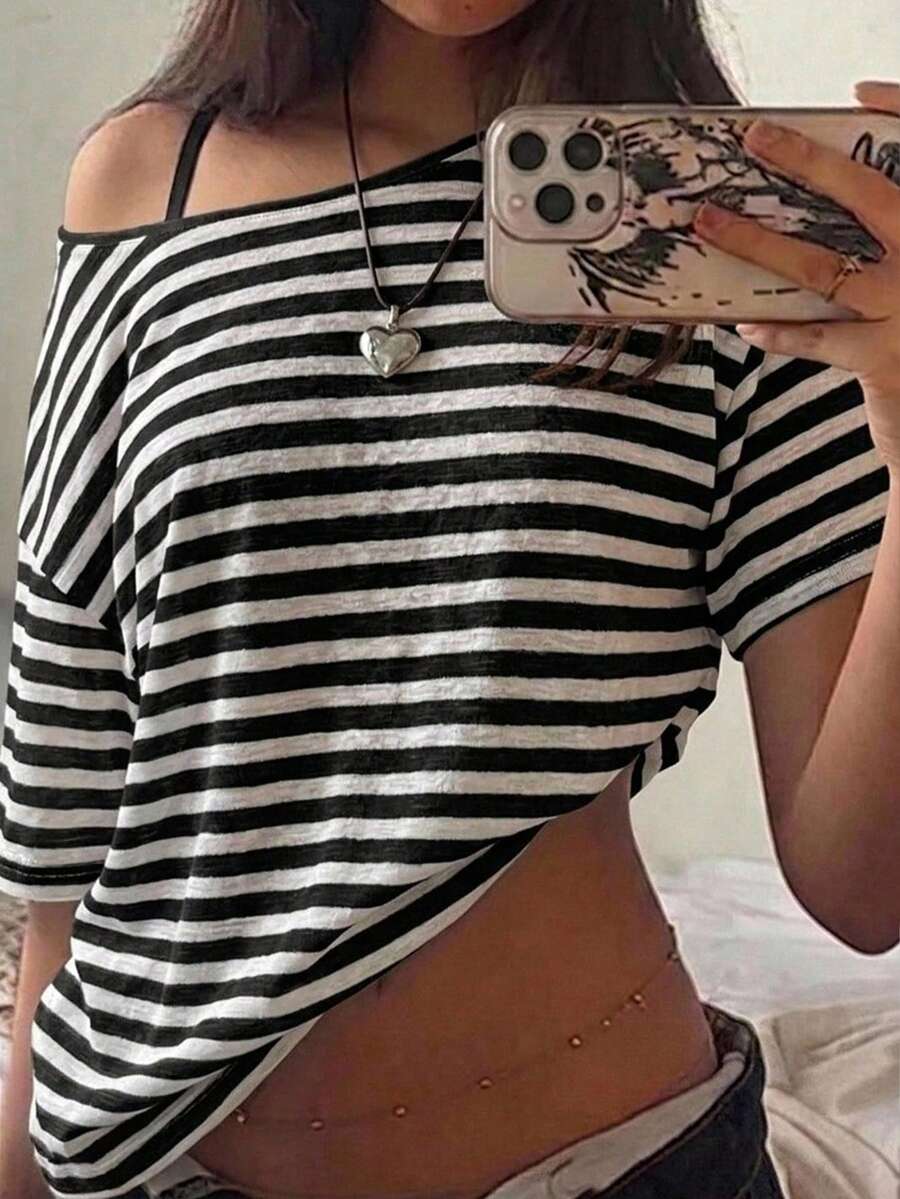 SHEIN EZwear 休閒極簡黑白條紋針織人造絲落肩寬鬆女款T恤,適合夏季度假,薄款 - 黑與白 - 查看 1