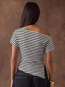 SHEIN BAE 女款休閒度假黑白條紋紋理寬鬆T恤上衣，適合海邊度假、海灘假期、姊妹休閒度假，實用背心上衣，實用T恤，紋理上衣，適合休閒出遊、休閒穿著 - 黑與白 - 查看 8