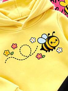 SHEIN (3件組) 幼兒女童時尚創意極簡彩色花朵蜜蜂圖案字母印花基礎款運動衫 - 彩色 - 查看 5