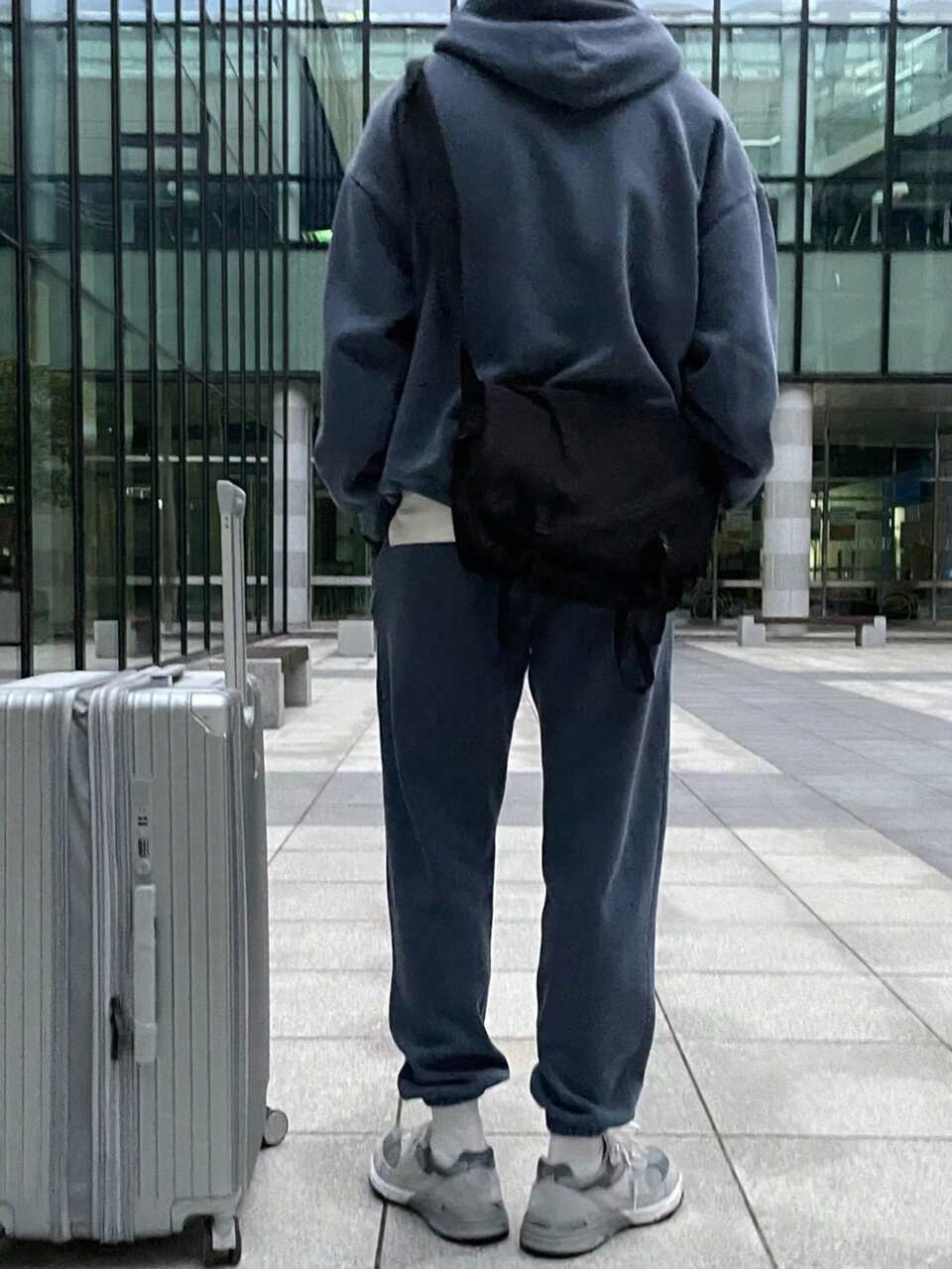 Men's Navy Blue Hooded Loose Sweatshirt And Elastic Waist Cuffed Sweatpants Set, Spring/Autumn