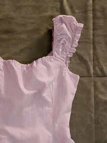 IslaSuriya Blusa ajustada para mujer con diseño de rayas, botones y bajo con volantes - Rosa - Ver 3
