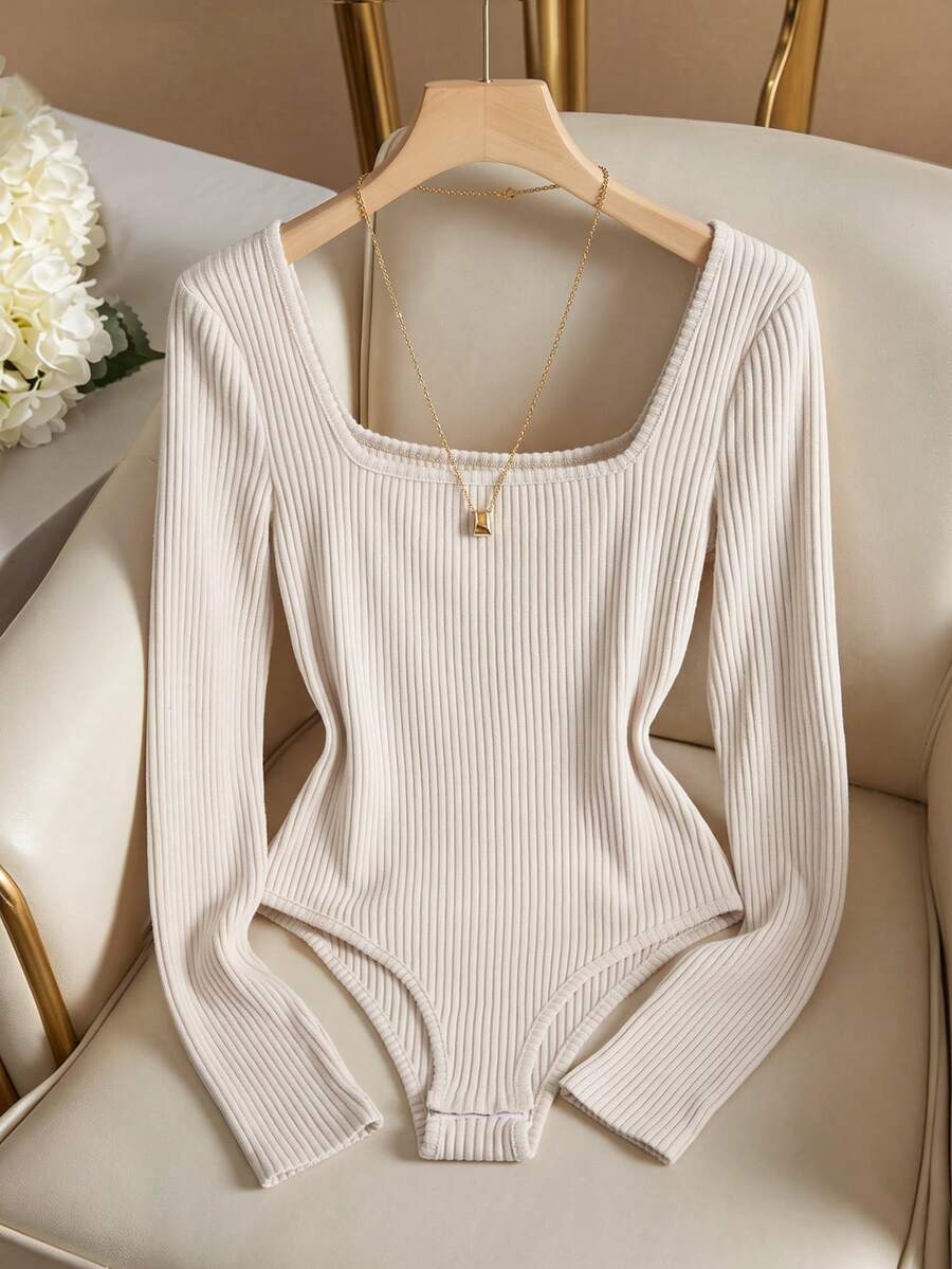 SHEIN LUNE بودي نسائي للخريف والشتاء بلون سادة ومضلع برقبة مربعة وأكمام طويلة، بقصة ضيقة ونسيج محبوك مرن ودافئ، متعدد الاستخدامات كقطعة أساسية للتنسيق الطبقي - لون مشمشي - مشاهدة 1