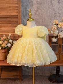 SHEIN Glamorique Kids 花童生日派对婚礼场合礼服，配有可拆卸大蝴蝶结，女婴黄色泡泡袖雪纺荷叶边花卉网纱公主裙，轻盈透气，适合夏季海滩热带度假，女婴黄色连衣裙 - 黃色 - 查看 5