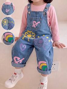 SHEIN Pantalones de peto de mezclilla lavada con estampado floral para bebé niña, corte holgado - Azul lavado medio - Ver 9