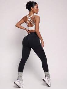 SHEIN Dewbera Women's Fashion Elastic Solid Color Sports Bra And Leggings Workout Set - Multicolor - View 2