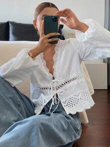 Livesso 女款純棉長袖鈕扣式白色素色蕾絲拼接收腰寬鬆襯衫 - 白色 - 查看 5