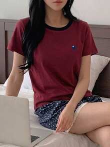 DAZY 花卉圖案拼色短袖T恤與長款睡褲2件組 夏季女款睡衣 - 酒紅色 - 查看 5