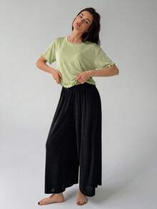 DAZY 2件組女款夏季居家服套裝，寬鬆純色亮面短袖T恤與直筒長款睡褲 - 綠色 - 查看 8