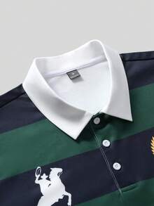 PAVTROS Camisa polo de hombre con bloques de color, rayas y estampado de letras - Verde Oscuro - Ver 3