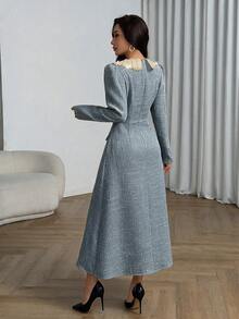 Modelyn 女款秋季長袖藍色粗花呢領飾假口袋鈕扣收腰A字優雅法式洋裝，適合早午餐與茶會 - 藍色 - 查看 2