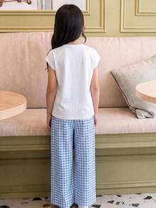 SHEIN 兒童青少年女孩春夏休閒可愛賽車度假風 寬袖 3D 心形刺繡針織提花 T恤上衣 藍白配色 搭配藍色長褲 - 藍白色 - 查看 3