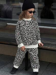 THE HAPPY LOOK 2pcs Young Girl Leopard Print Knit Soft Crew Neck Long Sleeve Pullover Sweatshirt And Elastic Waist Jogger Pants Set - Apricot - View 1