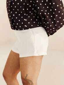 Maju Mazalli White Short Casual Woven Fabric Track Shorts For Women Plain Design Going Out Outfits Summer Outfits - White - View 3