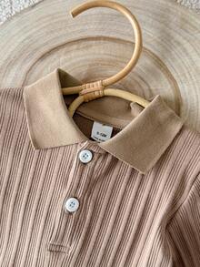 SHEIN 男嬰春秋休閒極簡純白色長袖鈕扣領 Polo 衫 - 棕色 - 查看 3