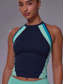 Musera Sport Top deportivo ajustado con paneles frontales de color contrastante, cuello redondo y espalda de corredor - Azul Marino - Ver 2