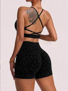 Slayform Slayform 2件組女款無縫性感豹紋可調節交叉肩帶露背背心式運動內衣，適合跑步健身運動瑜珈，搭配3/4短褲套裝 - 黑色 - 查看 4